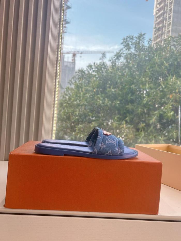 LOUIS VUITTON Lily round toe open toe flip flops for women blue