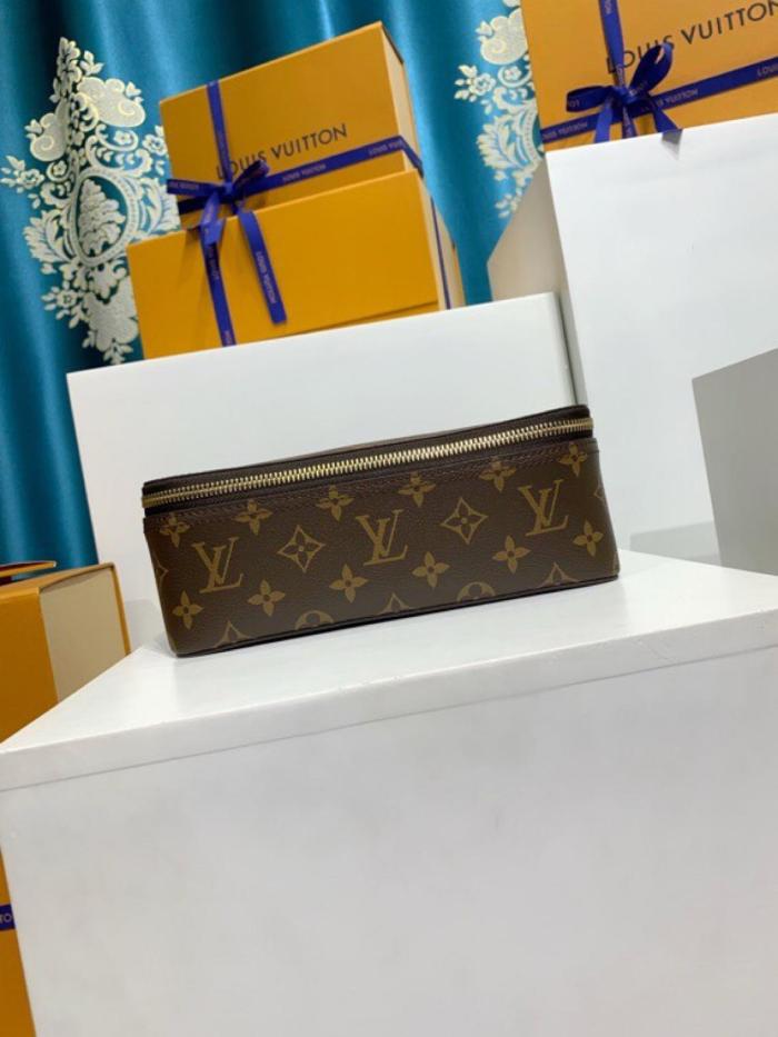 LOUIS VUITTON Monogram Printed Coated Canvas and Cowhide Storage Bag Men's Brown M43689 size 23.88*17.02*7.87cm 