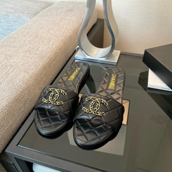 CHANEL Logo Flat Non-slip Flip Flops Women's Black