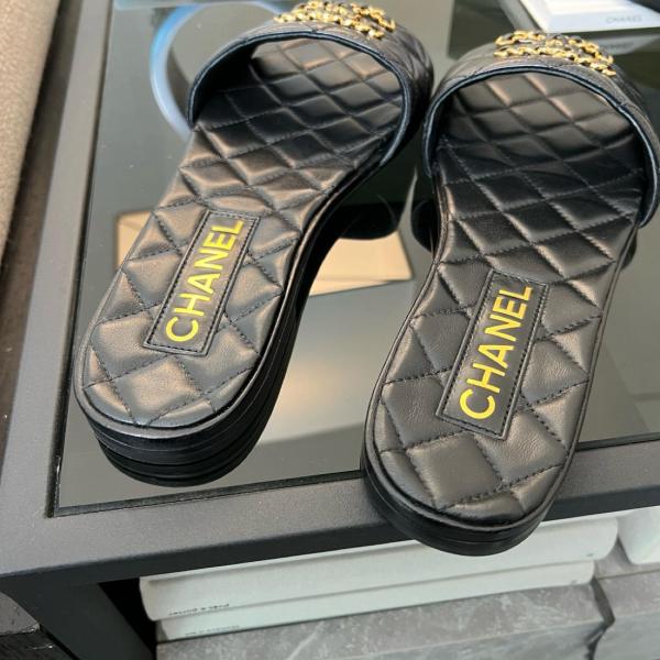 CHANEL Logo Flat Non-slip Flip Flops Women's Black