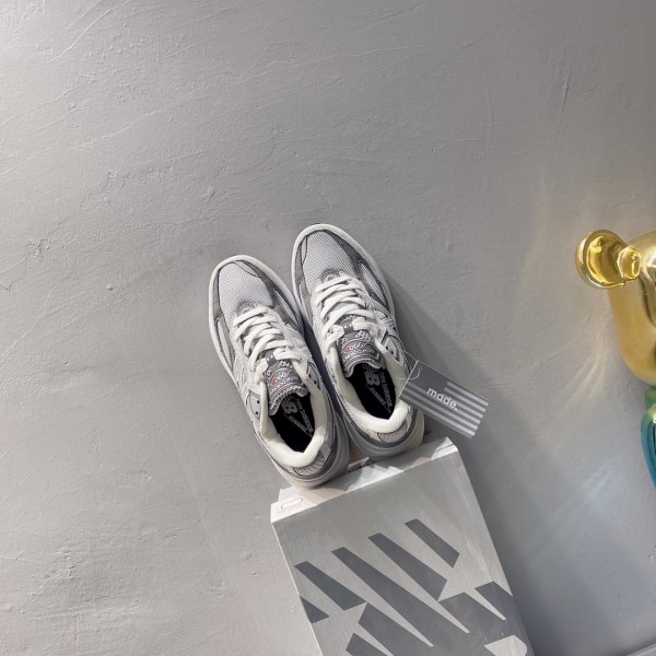 New Balance 990v6 MiUSA Grey