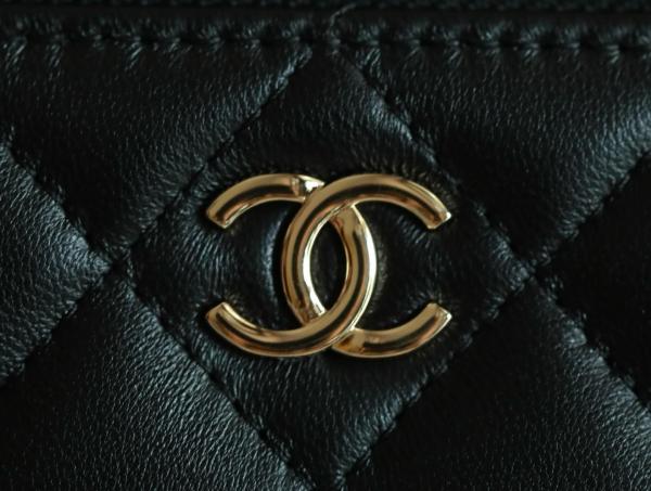 CHANEL Shiny Gold Label Diamond Leather Chain Sheepskin Box Bag Shoulder Bag Crossbody Handbag Regular Women's Black AP2199-B06660-94305 size 17*8*9.5cm