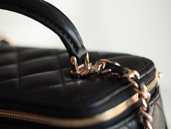 CHANEL Shiny Gold Label Diamond Leather Chain Sheepskin Box Bag Shoulder Bag Crossbody Handbag Regular Women's Black AP2199-B06660-94305 size 17*8*9.5cm