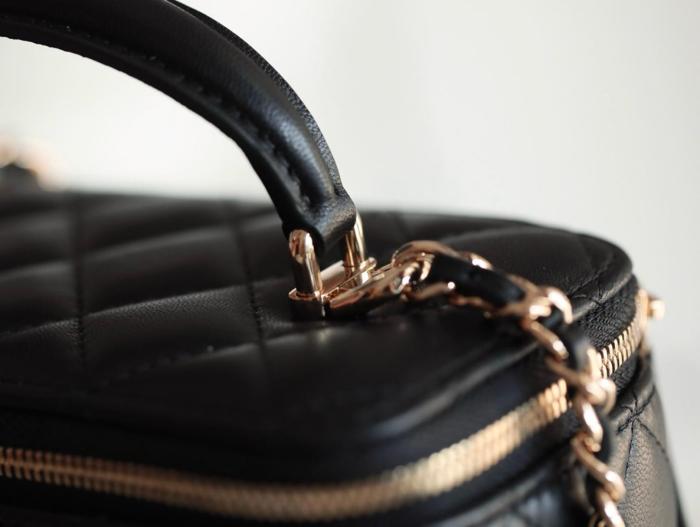 CHANEL Shiny Gold Label Diamond Leather Chain Sheepskin Box Bag Shoulder Bag Crossbody Handbag Regular Women's Black AP2199-B06660-94305 size 17*8*9.5cm