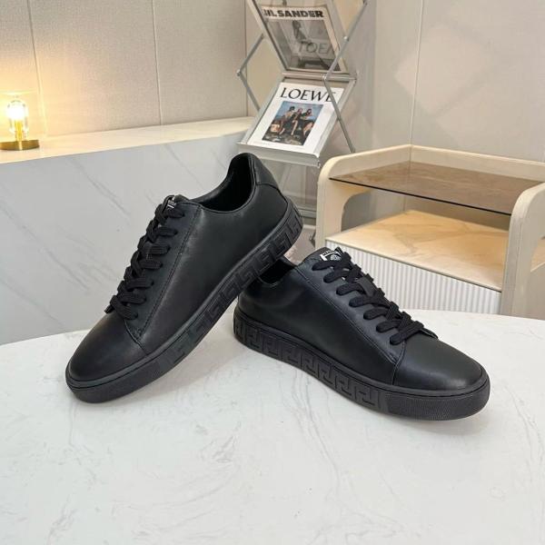 VERSACE Greca Sneaker triple black