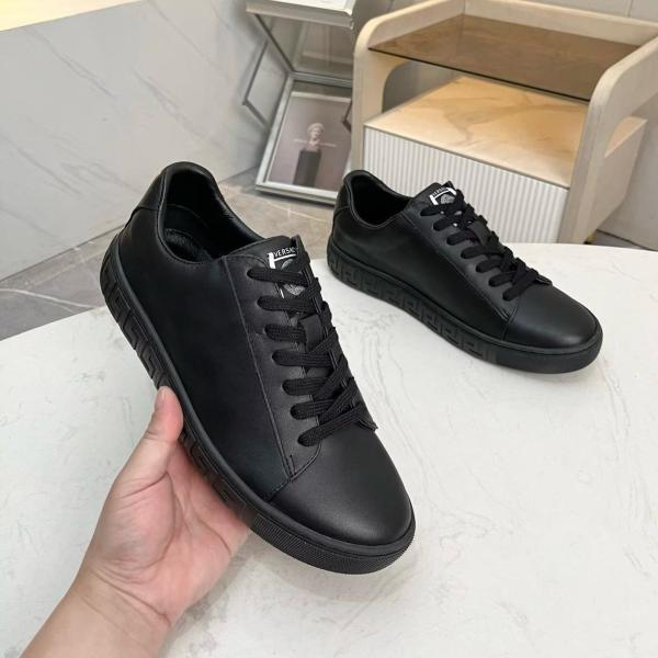 VERSACE Greca Sneaker triple black