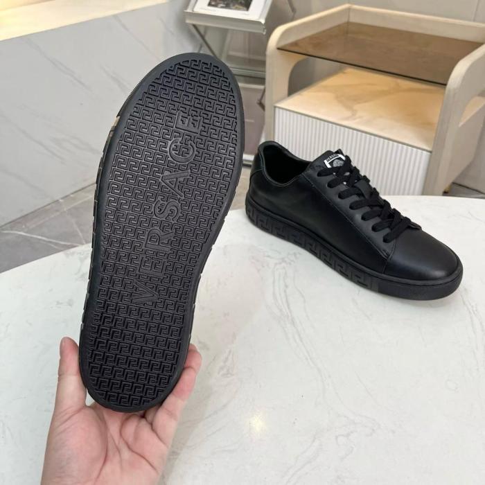 VERSACE Greca Sneaker triple black