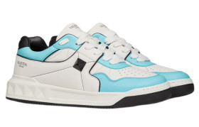 Valentino Garavani One Stud Lace Up Sneakers