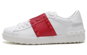Valentino Rockstud Low Top Skateboard Shoes White