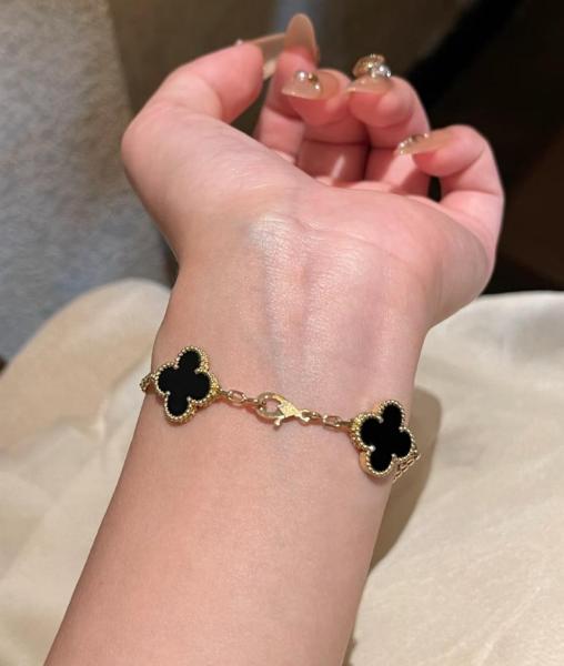 Van Cleef & Arpels 18K Gold Bracelets Women's Black 