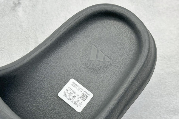 adidas Yeezy Slide Granite