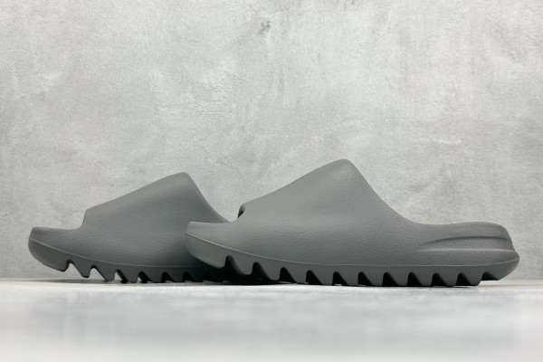 adidas Yeezy Slide Granite