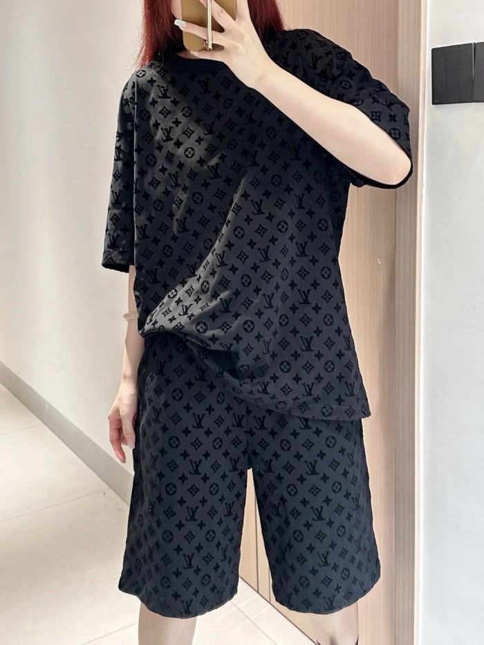  Clothes Louis Vuitton 20250722-1