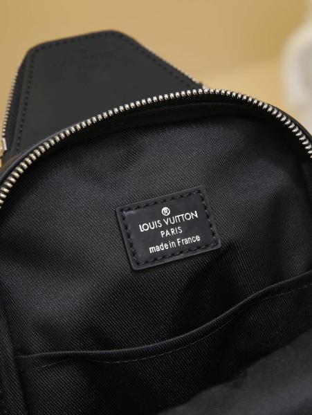 LOUIS VUITTON Men Avenue Shoulder Bag PM Black Pink M47137 size 16*5.7*33 cm