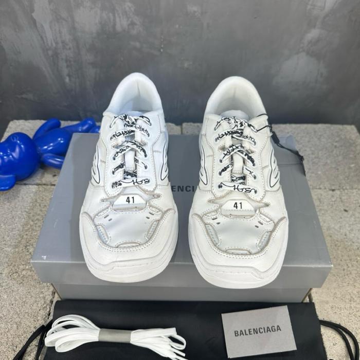 Balenciaga Hamptons Worn Out Low Top Casual Shoes White