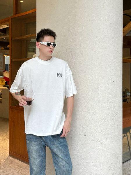 Clothes Givenchy 20250727-1