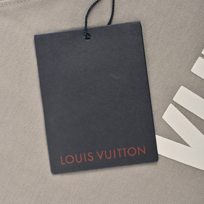  Clothes Louis Vuitton 20250727-1