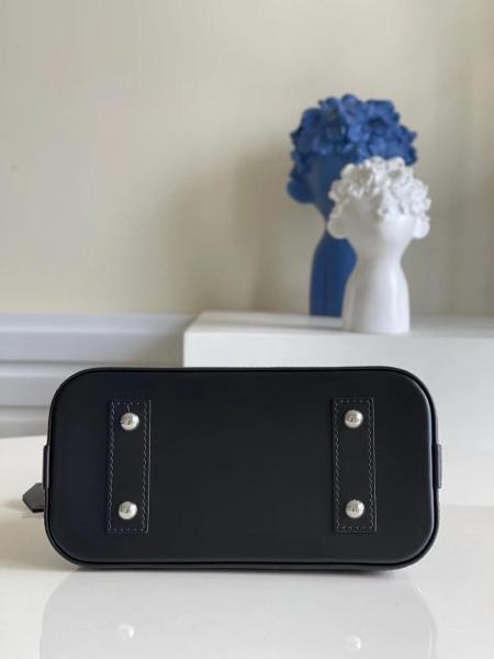 Louis Vuitton Alma BB Black M24645 size 23.5*17.5*11.5 cm
