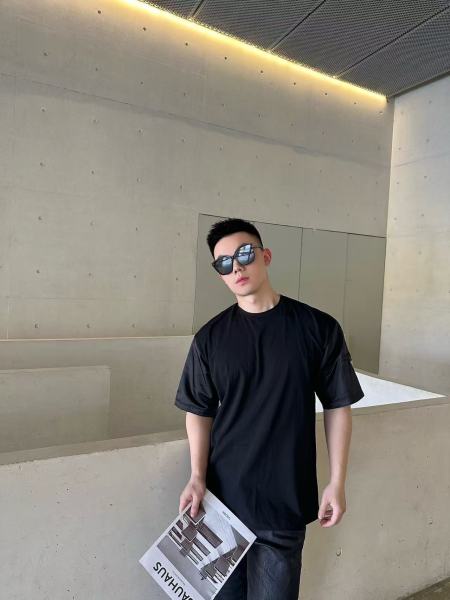  Clothes Prada 20250803-1