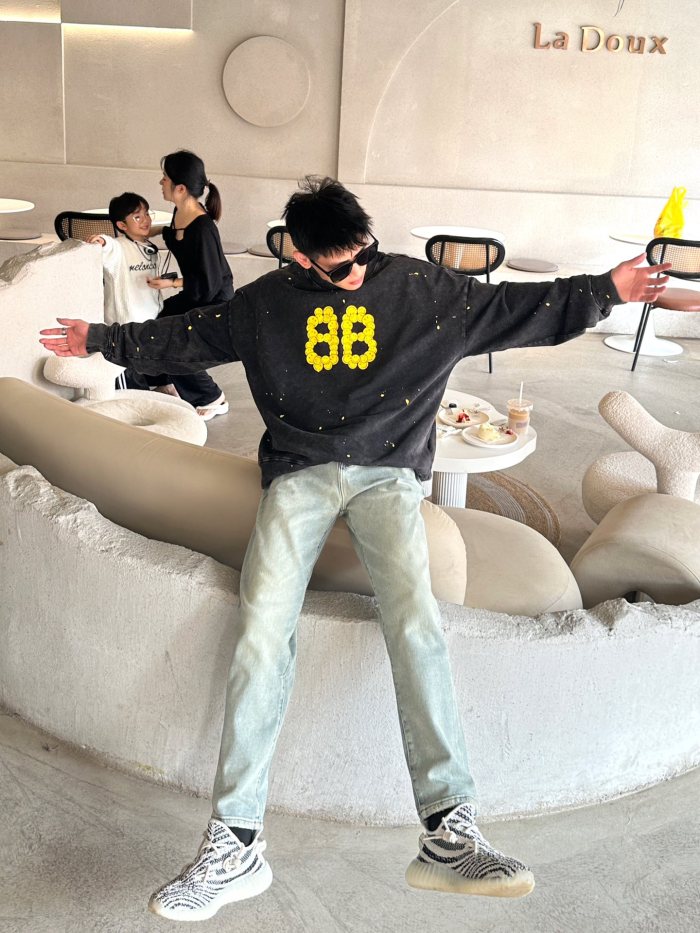  Clothes Loewe 20250803-2