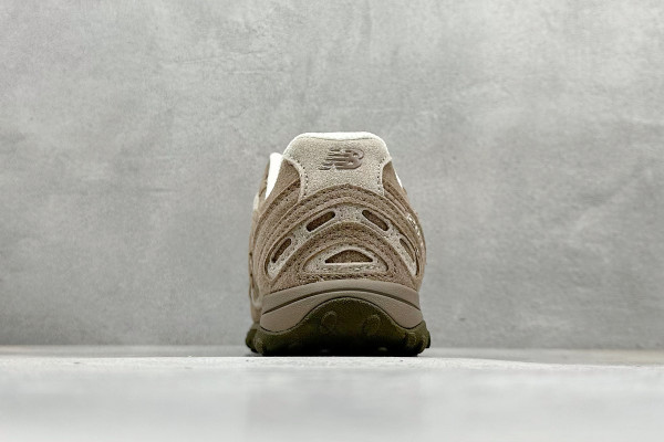 New Balance 204L Mushroom Arid Stone