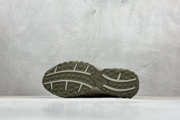 New Balance 204L Mushroom Arid Stone