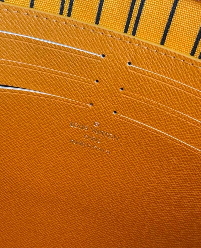 Louis Vuitton Pochette Voyage with logo zipper closure and leather trim, regular size for men, in yellow and brown M12820 size 27*6*21 cm