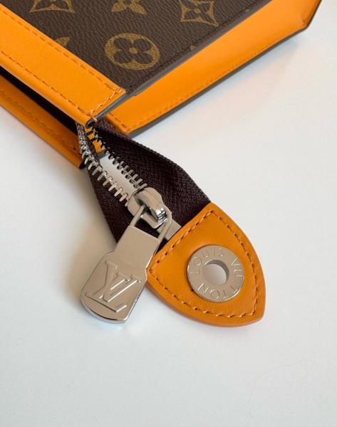 Louis Vuitton Pochette Voyage with logo zipper closure and leather trim, regular size for men, in yellow and brown M12820 size 27*6*21 cm