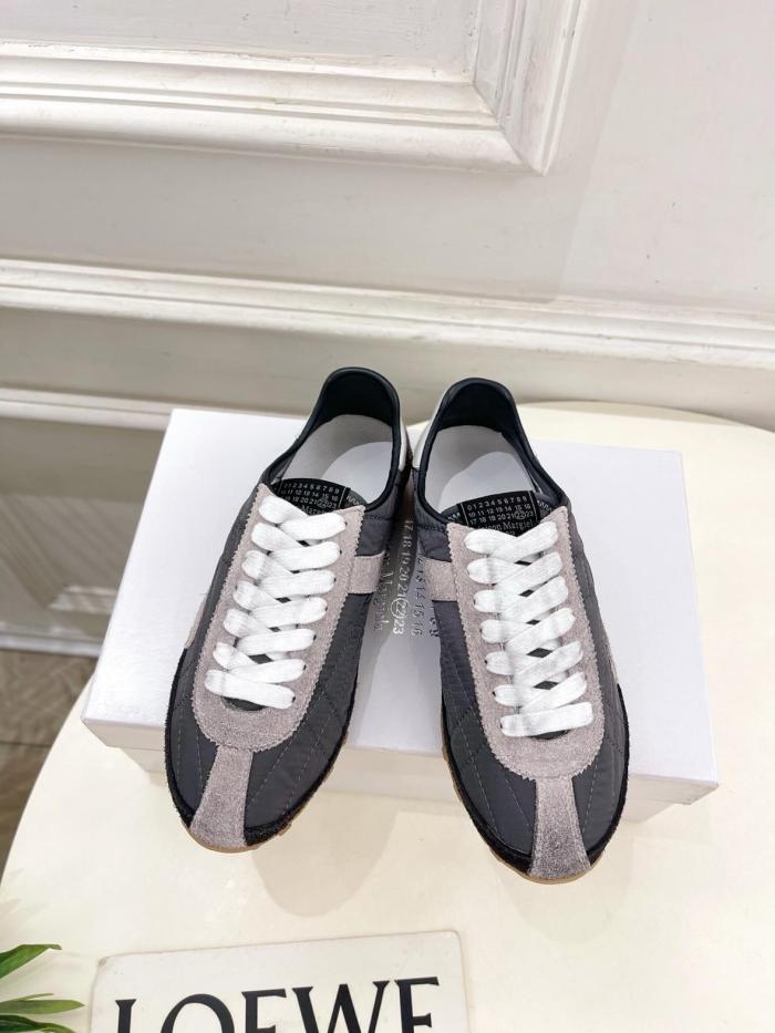 Maison Margiela Sprinters Low top Casual Shoes Dark Green and white