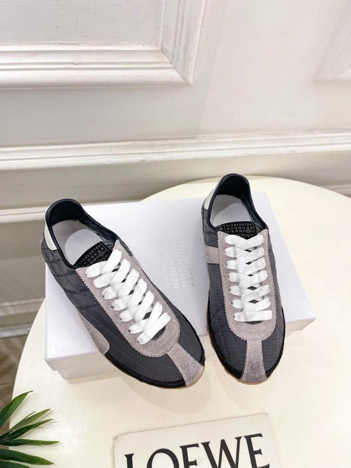 Maison Margiela Sprinters Low top Casual Shoes Dark Green and white