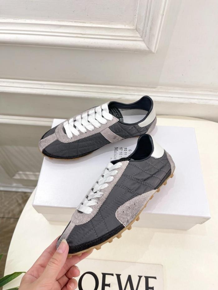 Maison Margiela Sprinters Low top Casual Shoes Dark Green and white