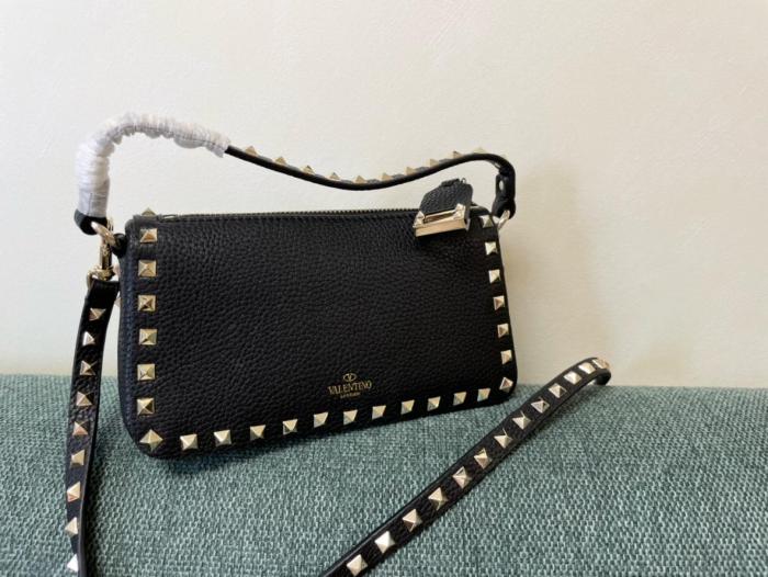 Valentino Rockstud Handbags W2B0J47VSF0NO size 19*7*13 cm