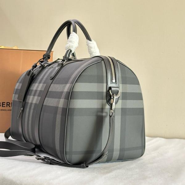 Burberry Seamless Cow Leather Shoulder Bag Crossbody Bag Handbag Regular Men's Charcoal Gray 80629171 size 50*25*27 cm 