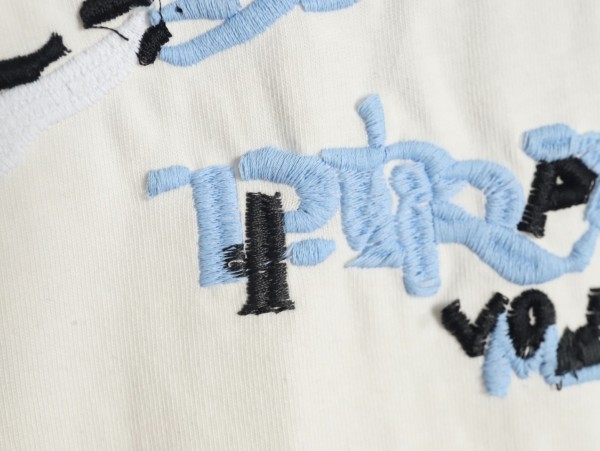  Clothes Prada 20250820-2