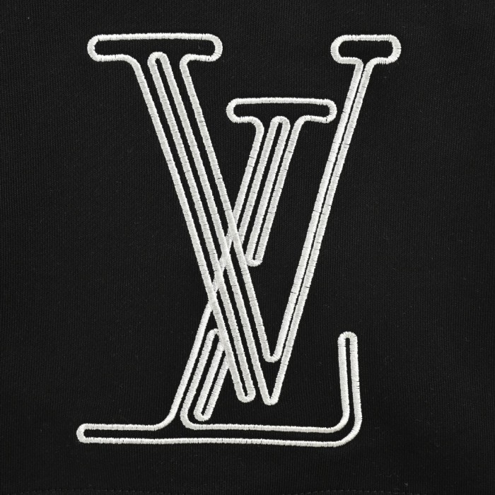  Clothes Louis Vuitton 20250820-5