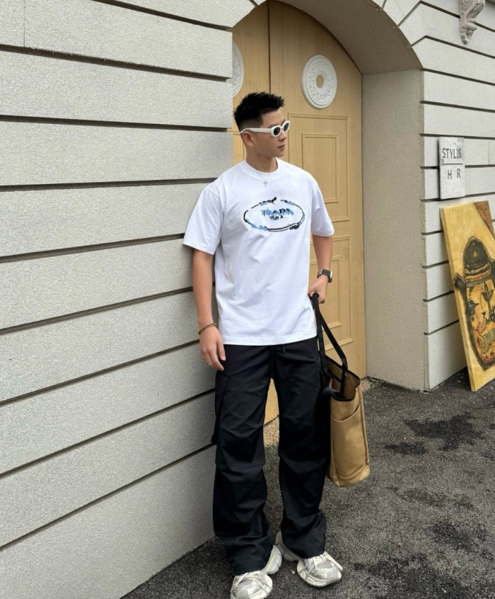  Clothes Prada 20250820-2