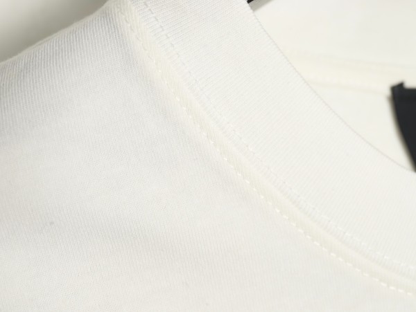  Clothes Prada 20250820-2