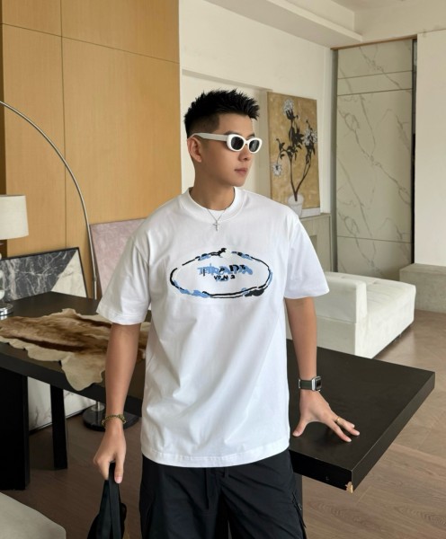  Clothes Prada 20250820-2