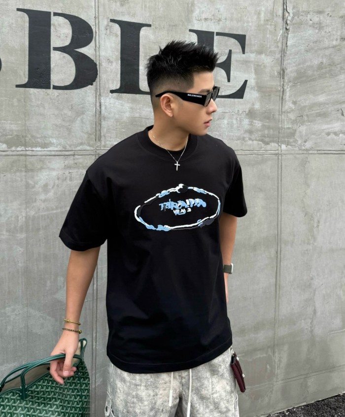  Clothes Prada 20250820-1