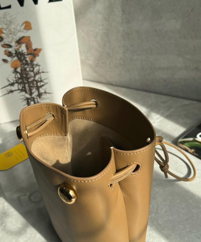 LOEWE Smooth Calfskin Crossbody Bag, Shoulder Bag Women's Oak CANBSPPX01-3980 size 17*7*21.5 cm