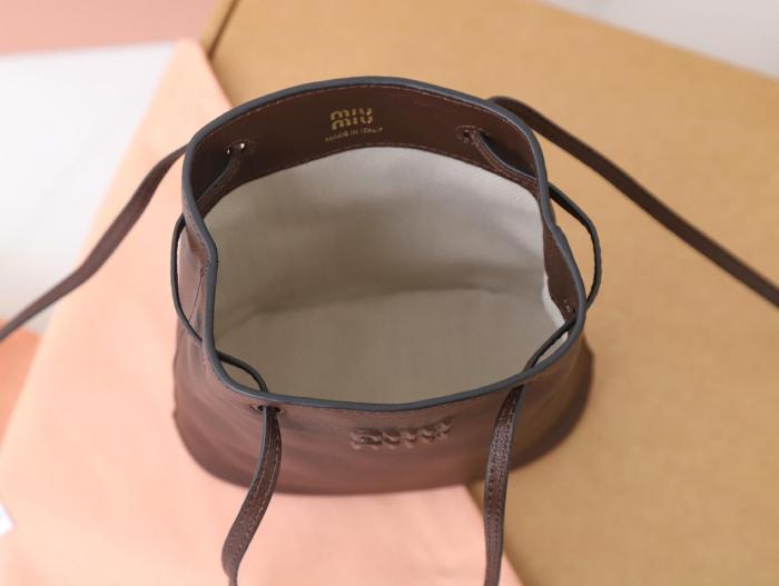 MIU MIU Suede Clutch Women's Dark Brown 5NF460_ACSS_F0324 size 14*6*17 cm