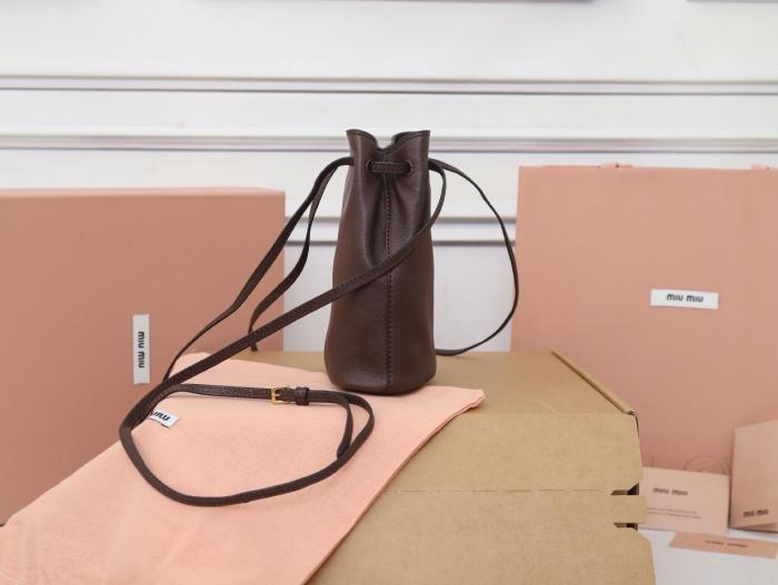 MIU MIU Suede Clutch Women's Dark Brown 5NF460_ACSS_F0324 size 14*6*17 cm