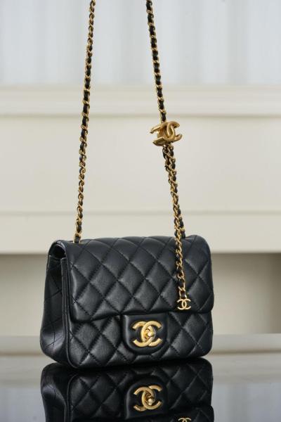 CHANEL Lambskin Shoulder Bag, Crossbody Bag Mini Women's Black AS5758-B21572-94305 size 18*7*13 cm