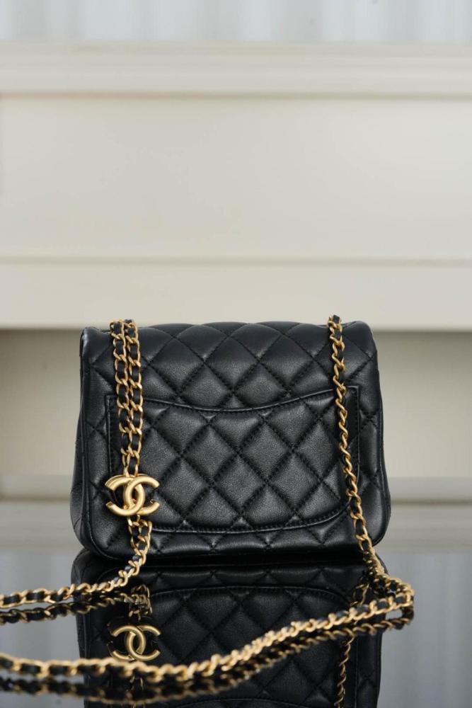 CHANEL Lambskin Shoulder Bag, Crossbody Bag Mini Women's Black AS5758-B21572-94305 size 18*7*13 cm
