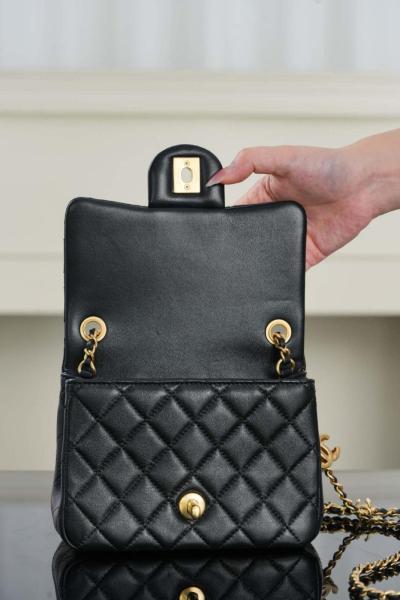 CHANEL Lambskin Shoulder Bag, Crossbody Bag Mini Women's Black AS5758-B21572-94305 size 18*7*13 cm