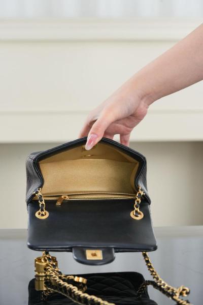 CHANEL Lambskin Shoulder Bag, Crossbody Bag Mini Women's Black AS5758-B21572-94305 size 18*7*13 cm