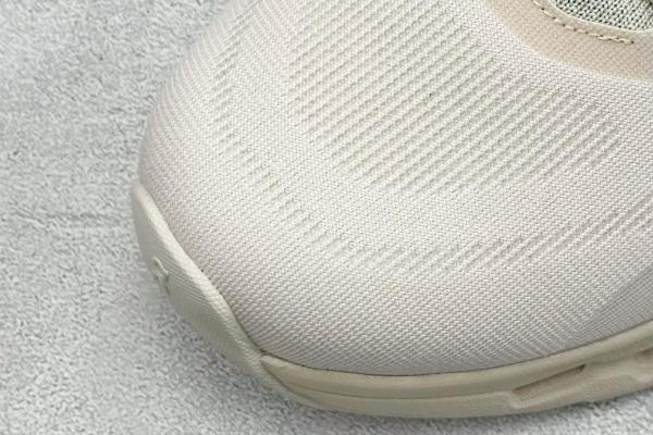 On Running Cloudtilt Loewe Sand