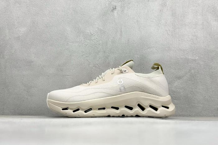 On Running Cloudtilt Loewe Sand