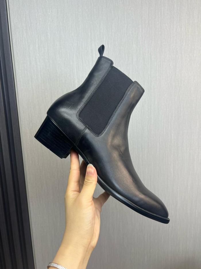 SAINT LAURENT Wyatt Chelsea Boots IN SMOOTH LEATHER