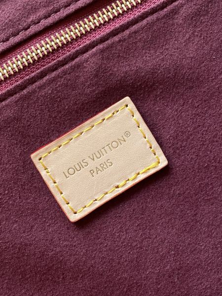 LOUIS VUITTON Cow Leather Handbag Regular Women's Brown M25877 size 53*15.5*30 cm